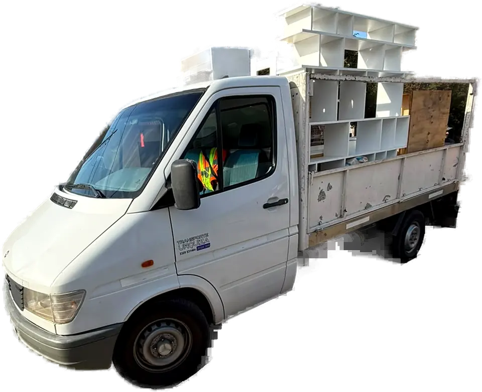 Sprinter de Transporte Urquiza cargada con muebles